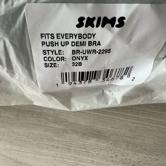 SKIMS Fits Everybody Push-up Bra 32B Black NWT IN PACKAGE - Picture 5 of 6